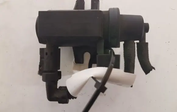 BMW 1 E81 E87 Turbo solenoid valve 70206301 780539101