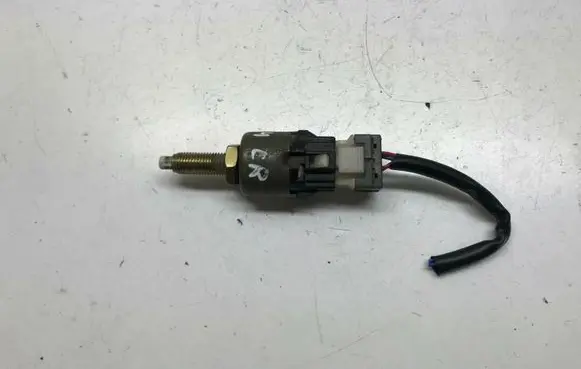 KIA Carens I Brake pedal sensor switch