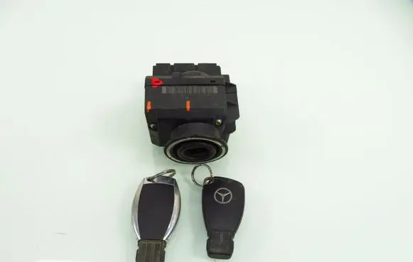 Mercedes-Benz Sprinter W906 Ignition lock A9069050700