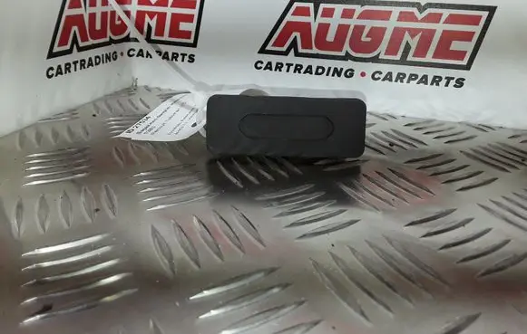 Tailgate opening switch