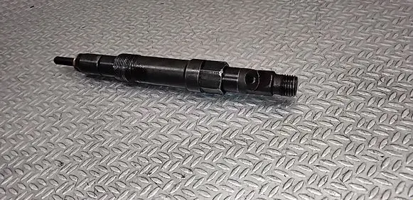 Fuel injector