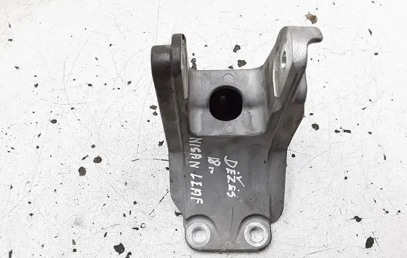 Nissan Leaf II (ZE1) Engine mount bracket
