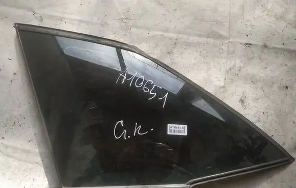 Citroen C4 I Picasso Rear side window as2