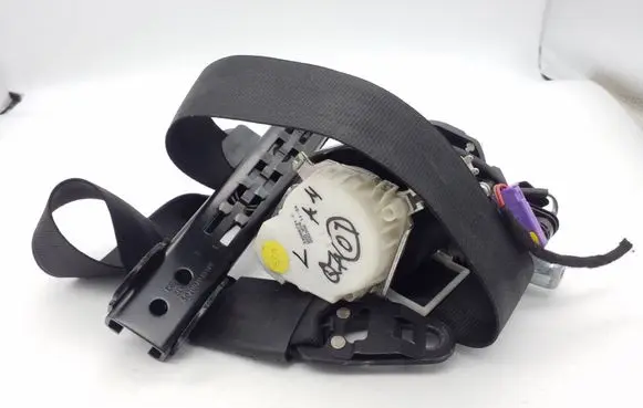 Audi Q7 4L Front seatbelt 4L1857705 33059010
