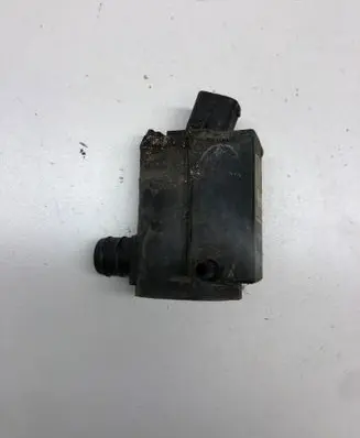 Hyundai Santa Fe Windscreen/windshield washer pump 9851026100