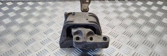 Volkswagen PASSAT B6 Engine mount bracket 1K0199262
