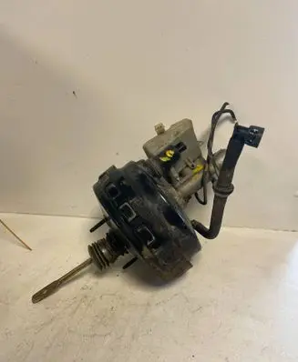 Volvo V70 Brake booster P8683261 224631 03775547014