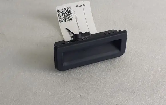 Skoda Fabia Mk3 (NJ) Tailgate/trunk/boot exterior handle 6V0827566