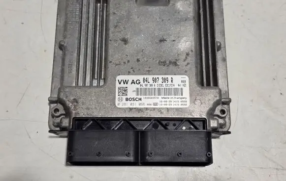 Volkswagen Golf VII Engine control unit/module 04L907309R 0281031066