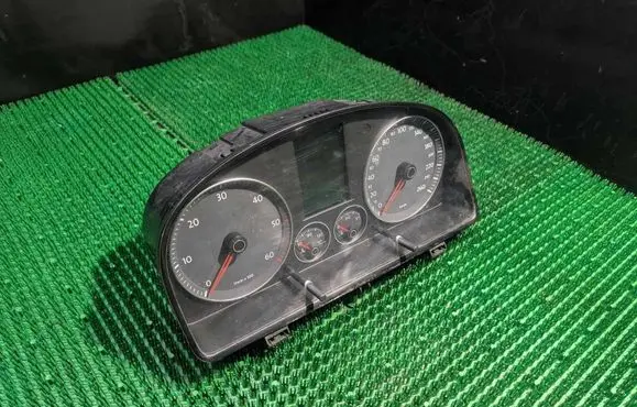 Volkswagen Touran I Speedometer (instrument cluster) 1T0920874A