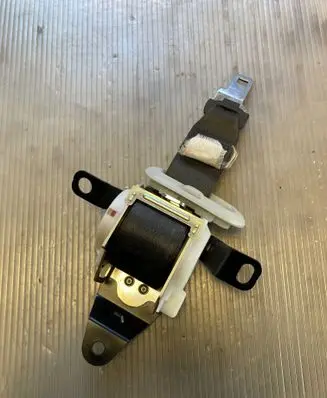 Nissan Qashqai+2 Middle seatbelt (rear) 3063861AA