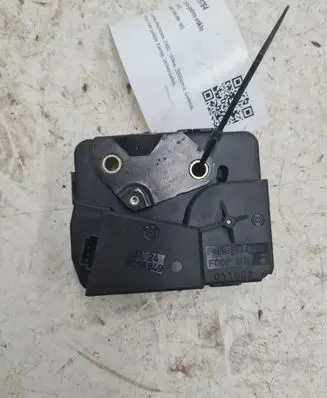 BMW 3 E46 Tailgate window lock/catch/latch 8218849