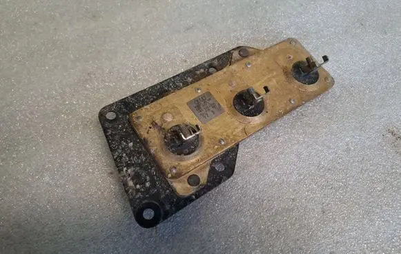 Audi 80 90 S2 B4 Coolant fan relay 4A0959493A