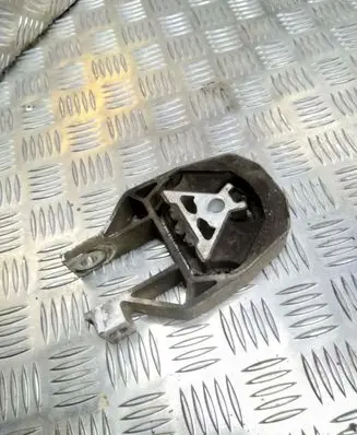 Ford Kuga I Engine mount bracket AV618P082AC