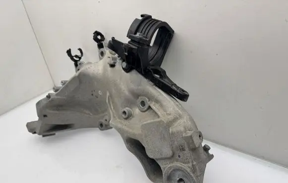 BMW iX Engine mounting bracket 22119485633