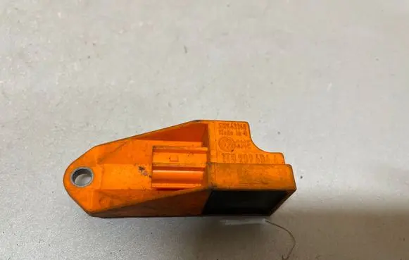 Skoda Fabia Mk2 (5J) Airbag deployment crash/impact sensor 1T0909606A