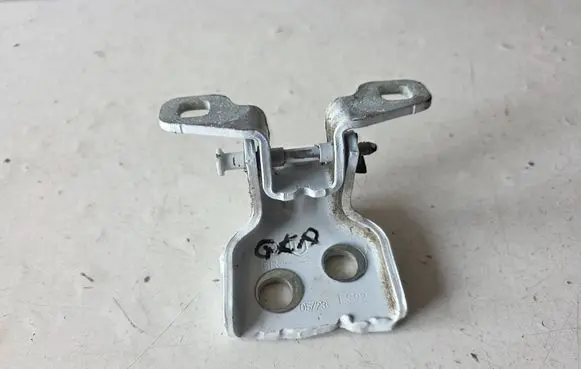 Dacia Duster II Rear door lower hinge