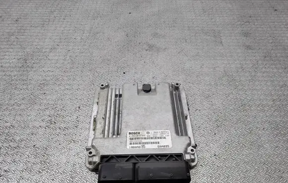 Mitsubishi Grandis Engine control unit/module 0281014584 1860A895