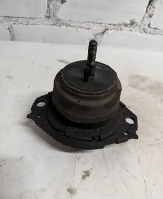 Dodge Challenger Engine mount bracket