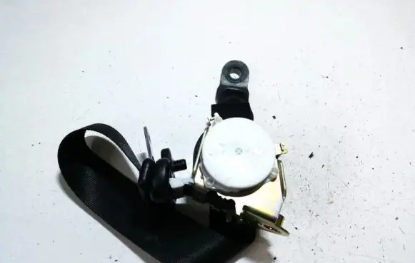 Rear seatbelt