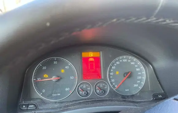 Volkswagen Golf Plus Speedometer (instrument cluster) V0004000