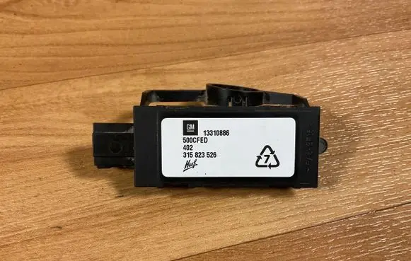 Opel Meriva B Airbag deployment crash/impact sensor 13310886 315823526 500CFED