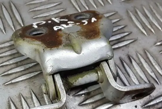 Honda Logo Rear door lower hinge