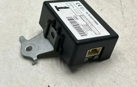 Toyota Yaris Door control unit/module 10R0311005 897410D080 VZS000042251