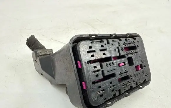 Volkswagen PASSAT B6 Fuse module 1K0937700B
