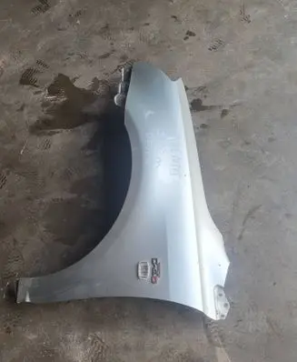 Toyota Avensis T250 Fender 