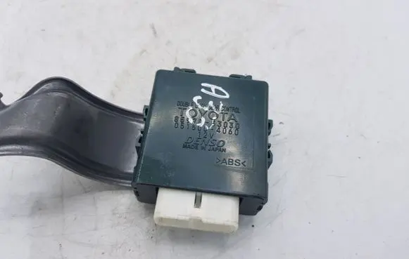 Lexus IS 220D-250-350 Door central lock control unit/module 8597053030