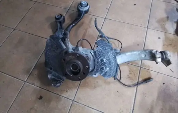 BMW X5 F15 Front wheel hub 31216869869 6869869