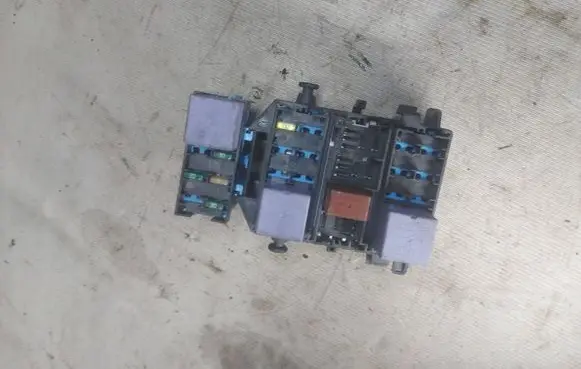 Renault Espace IV Fuse module