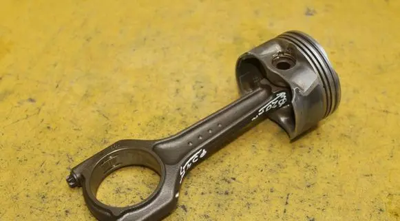 BMW 3 E90 E91 Piston with connecting rod