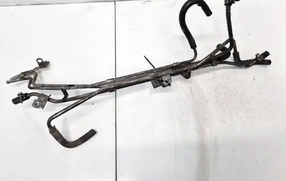 Subaru Impreza I Fuel line pipe