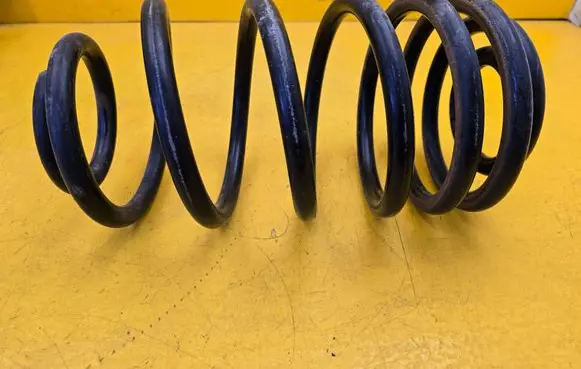 Mercedes-Benz Vito Viano W447 Rear coil spring 