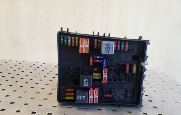 Volkswagen Touran I Fuse module 1K0937124H 1K0937804B 1K0937800E