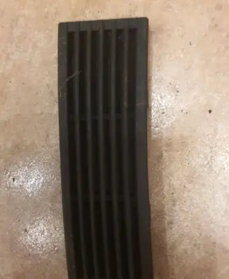 Audi 100 200 5000 C3 Parcel shelf grill 447863915