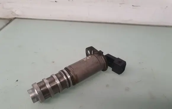 BMW 5 F10 F11 Camshaft vanos timing valve 8605123 11368605123