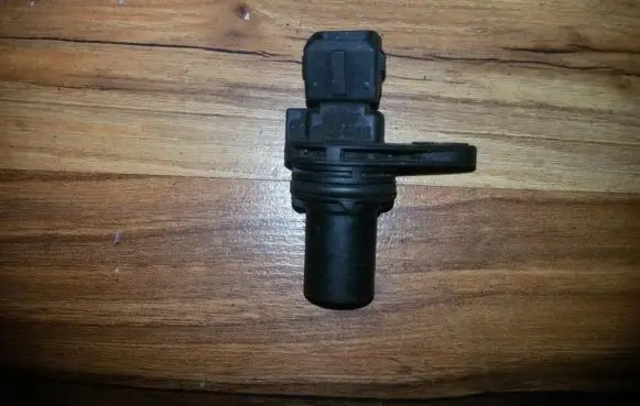 Ford Mondeo MK I Camshaft position sensor 928F12K073A1E