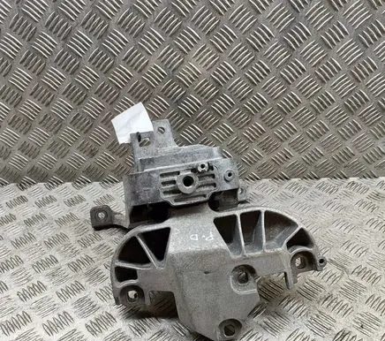 Engine mount bracket