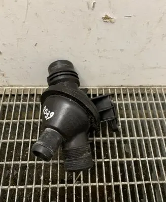Chrysler Pacifica Thermostat housing 6644619 6371059