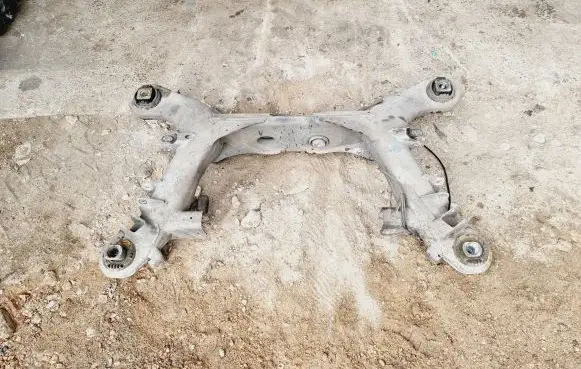 Mercedes-Benz E W211 Rear axle beam 15159619