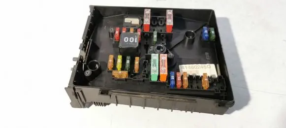 Volkswagen Golf VI Fuse box set 1K0937125D