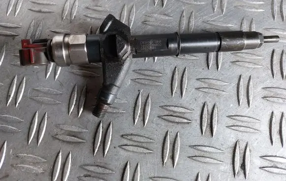 Nissan Primera Fuel injector 16600BN800