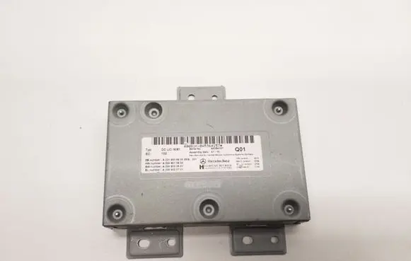 Mercedes-Benz E W212 Head unit multimedia control A2219005903