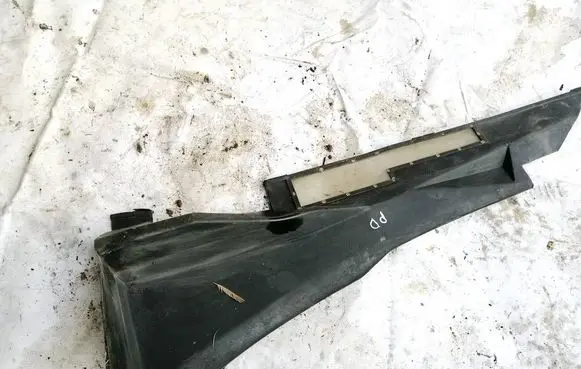 Volkswagen PASSAT B4 Wiper trim 357819415A