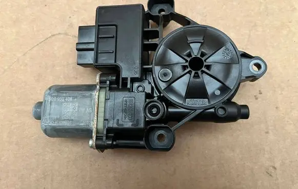 Audi A1 Rear door window regulator motor 5Q0959408