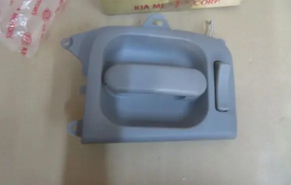 KIA Sedona Sliding door interior handle 