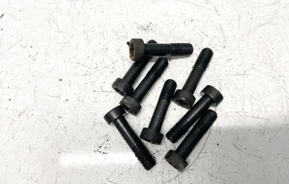 Toyota Corolla Verso AR10 Nuts/bolts 